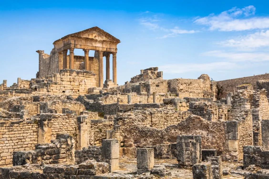 Route vers Dougga — campagne tunisienne
